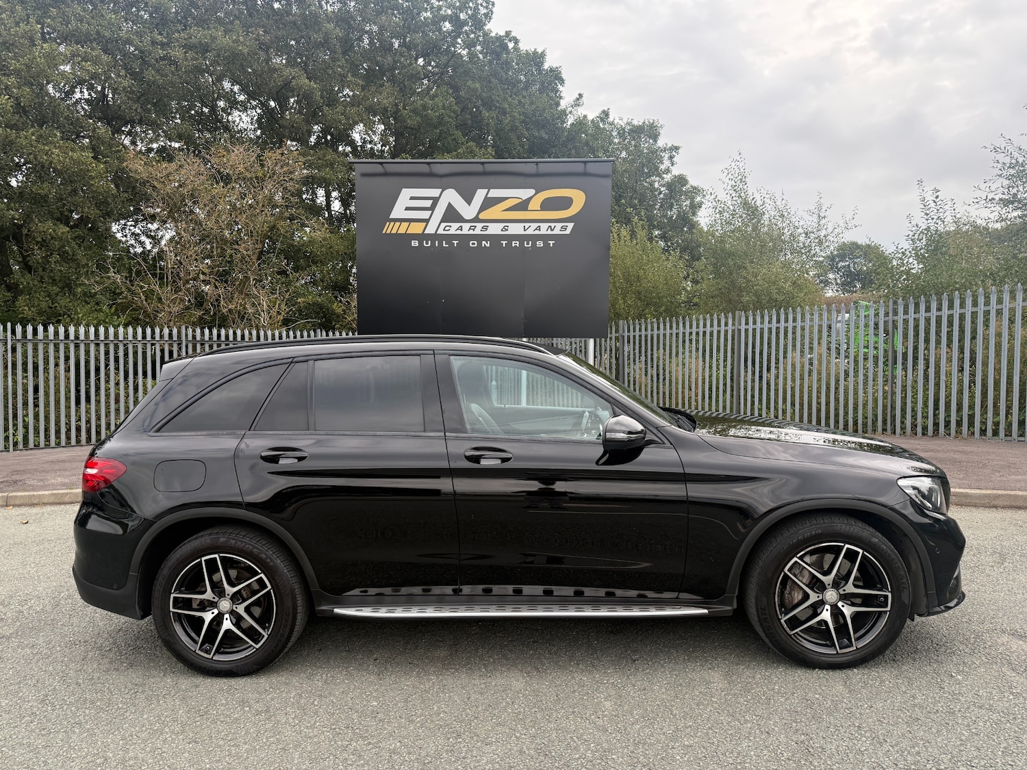 Used Mercedes-Benz GLC 2016 for sale - 76148475: Photo 2