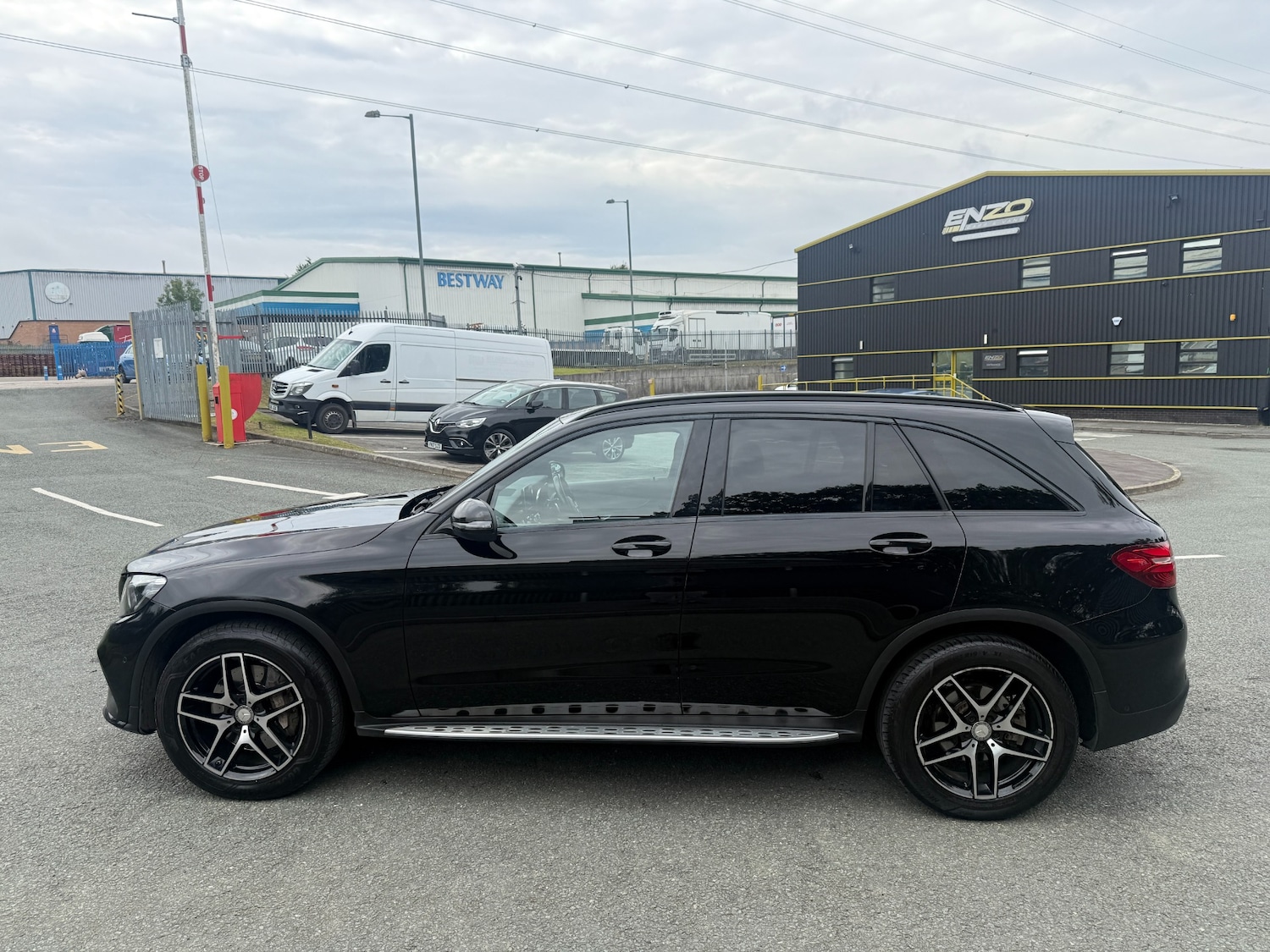 Used Mercedes-Benz GLC 2016 for sale - 76148475: Photo 6