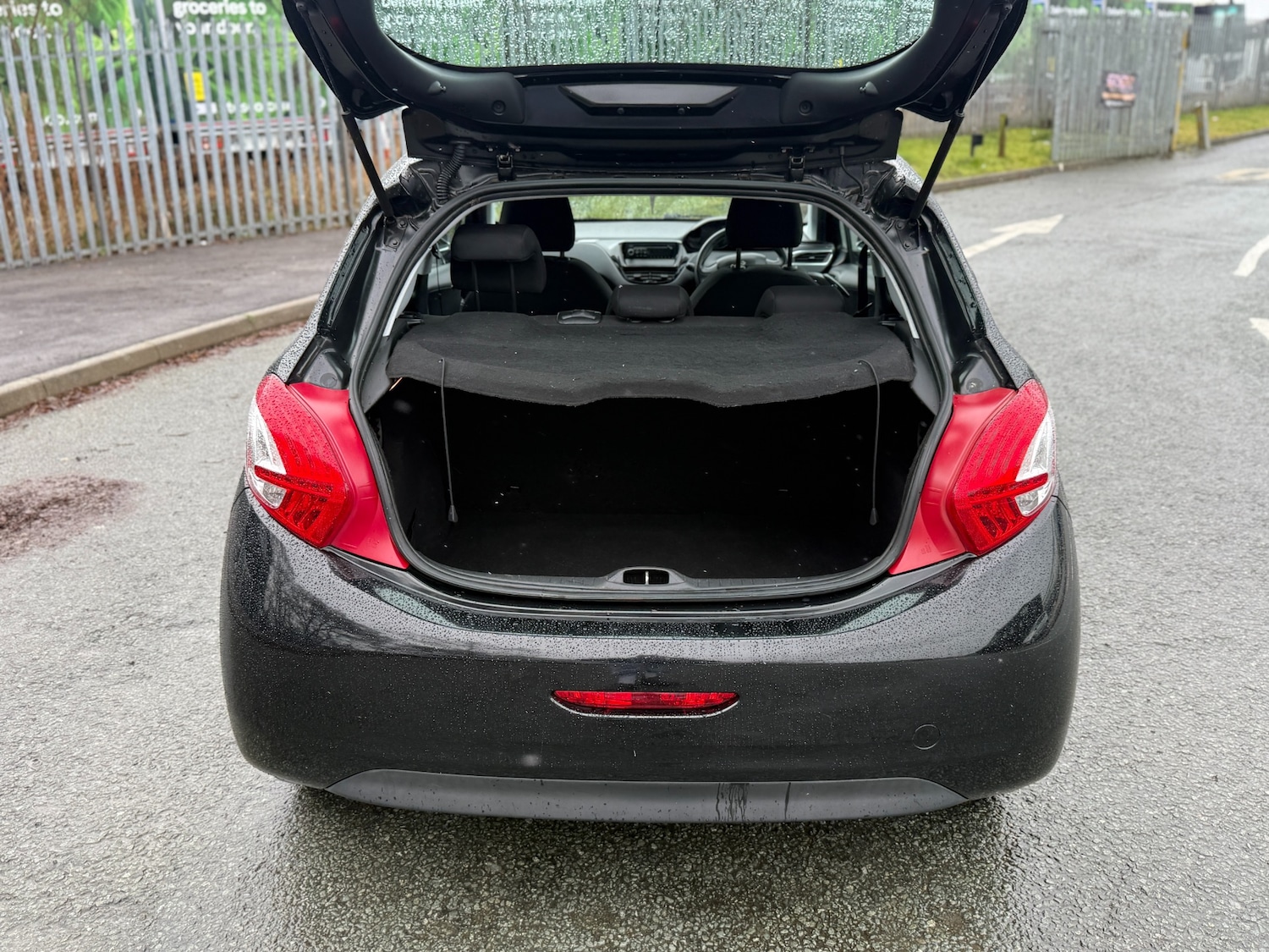 Used Peugeot 208 2014 for sale - 77568582: Photo 14