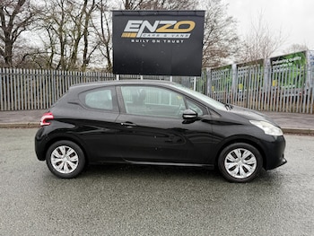 Used Peugeot 208 2014 for sale - 77568582: Photo