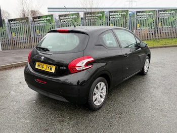 Used Peugeot 208 2014 for sale - 77568582: Photo
