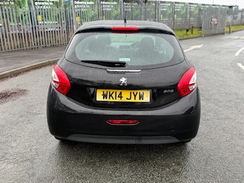 Used Peugeot 208 2014 for sale - 77568582: Photo