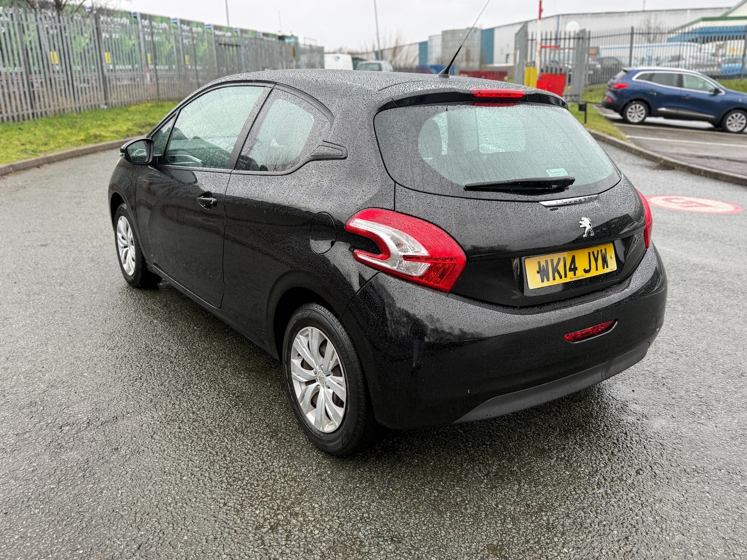 Used Peugeot 208 2014 for sale - 77568582: Photo 5