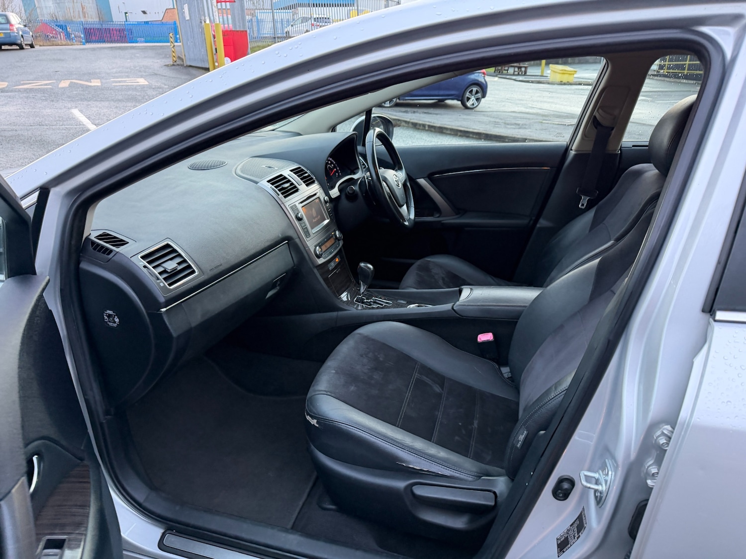 Used Toyota Avensis 2012 for sale - 77234251: Photo 11