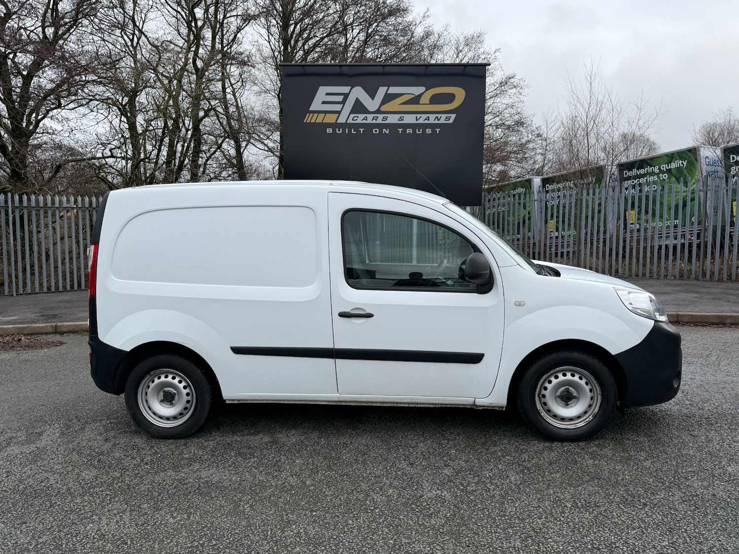 Used Renault Kangoo 2015 for sale - 77529838: Photo 2