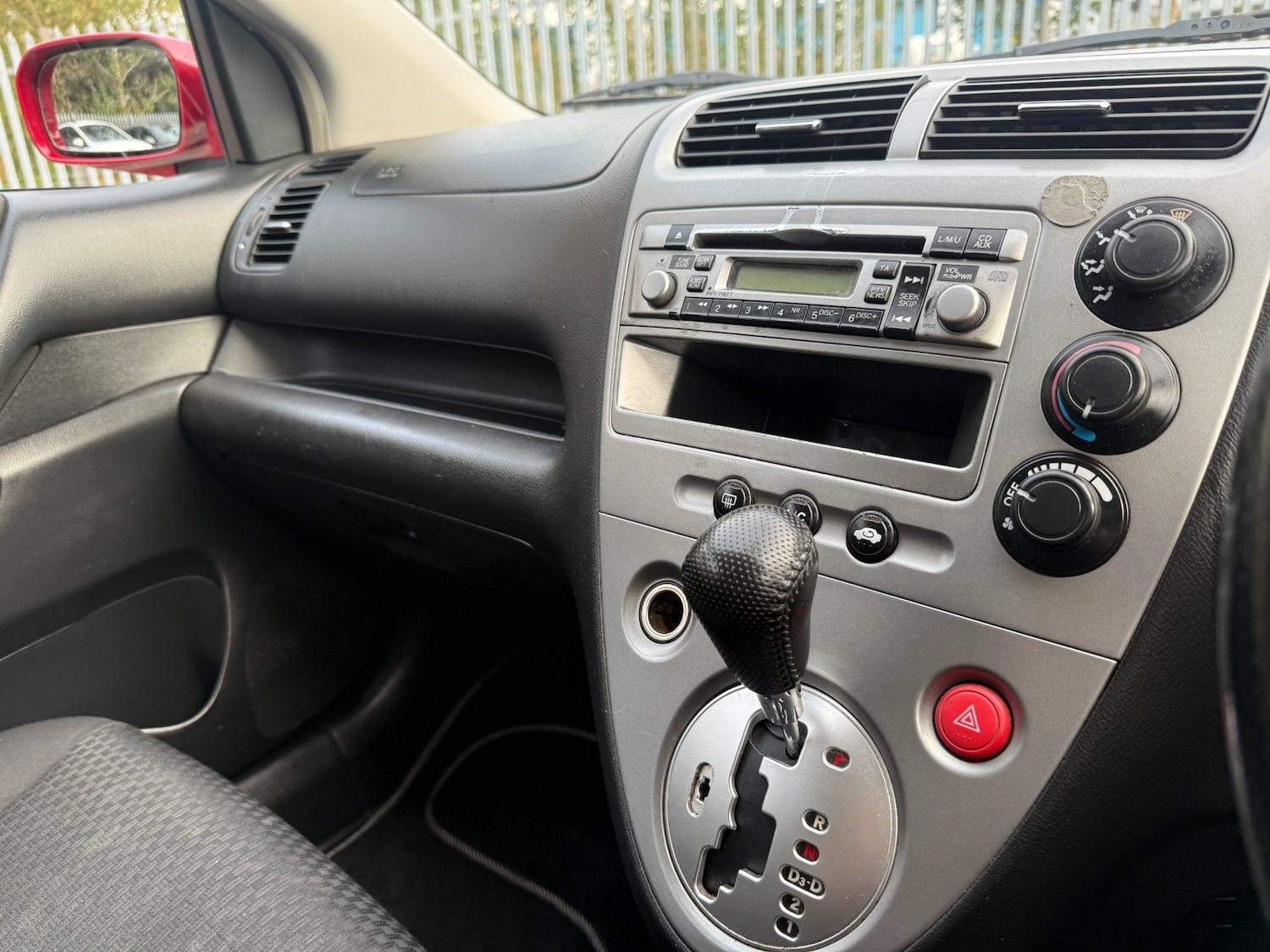 Used Honda Civic 2004 for sale - 76252413: Photo 21