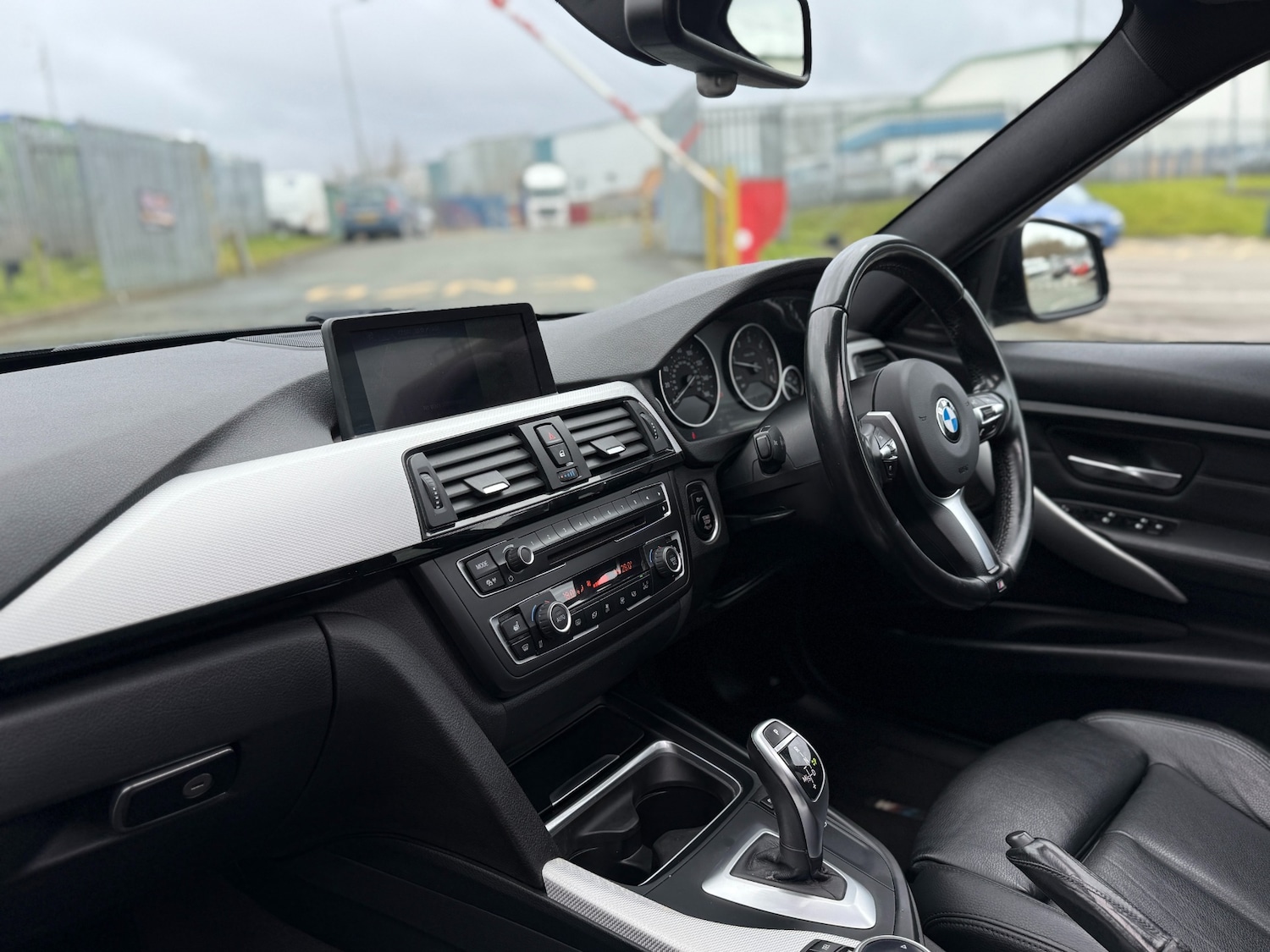 Used BMW 3 Series 2014 for sale - 77707870: Photo 12