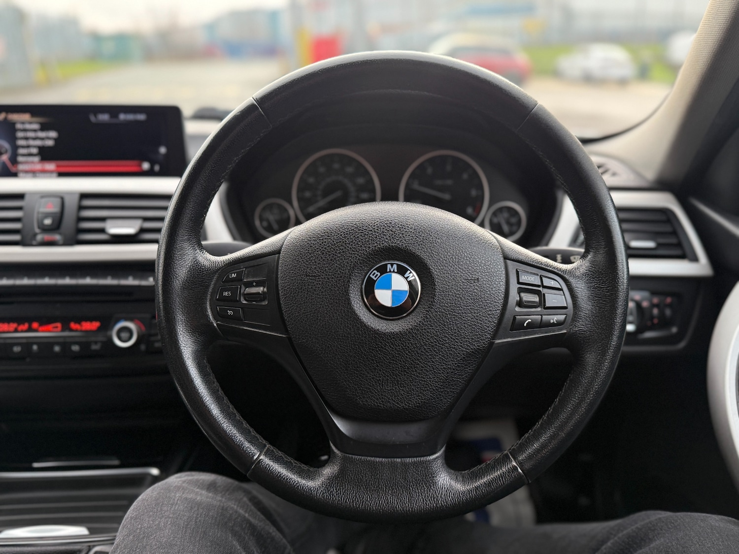 Used BMW 3 Series 2014 for sale - 76940129: Photo 25