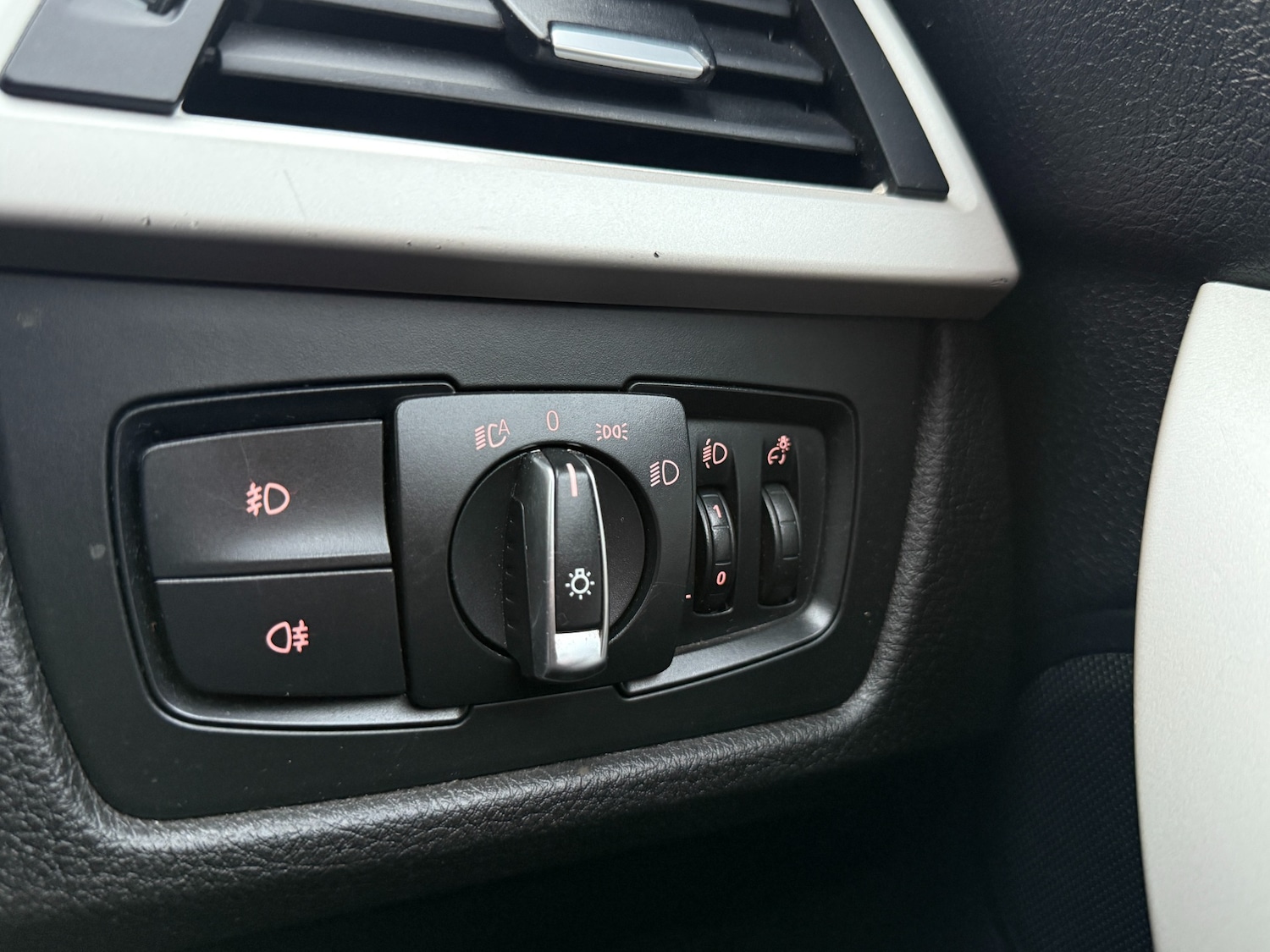 Used BMW 3 Series 2014 for sale - 76940129: Photo 32