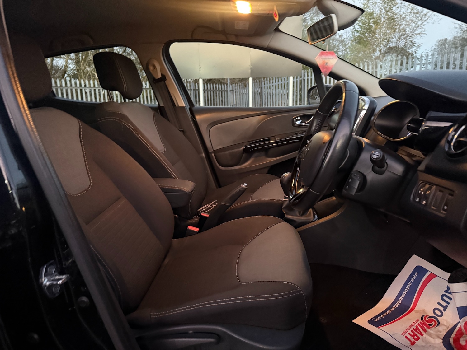 Used Renault Clio 2014 for sale - 76681666: Photo 16