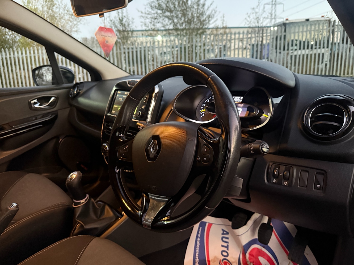 Used Renault Clio 2014 for sale - 76681666: Photo 18