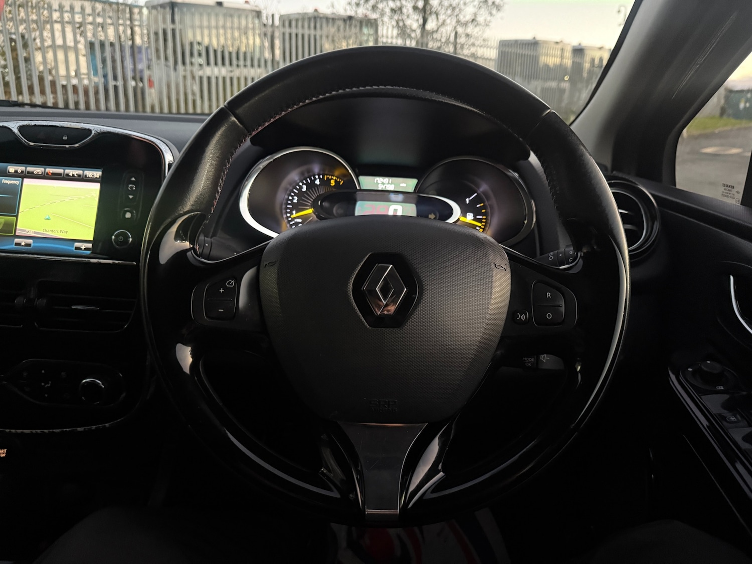 Used Renault Clio 2014 for sale - 76681666: Photo 21