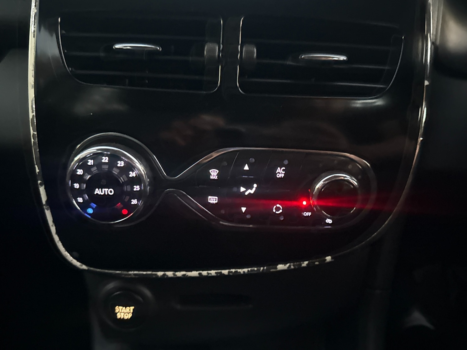 Used Renault Clio 2014 for sale - 76681666: Photo 26