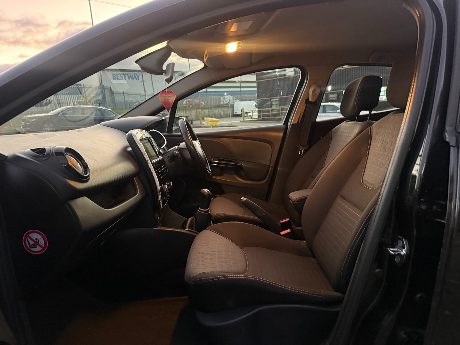 Used Renault Clio 2014 for sale - 76681666: Photo 9