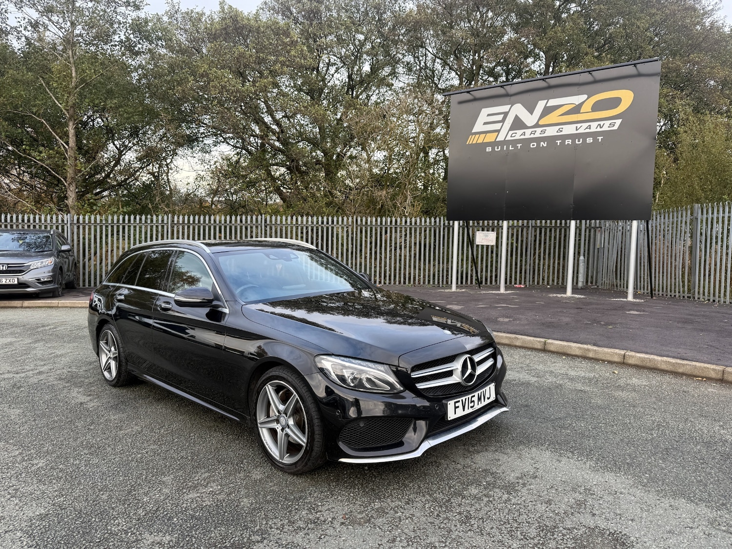 Used Mercedes-Benz C Class 2015 for sale - 76505049: Photo 1