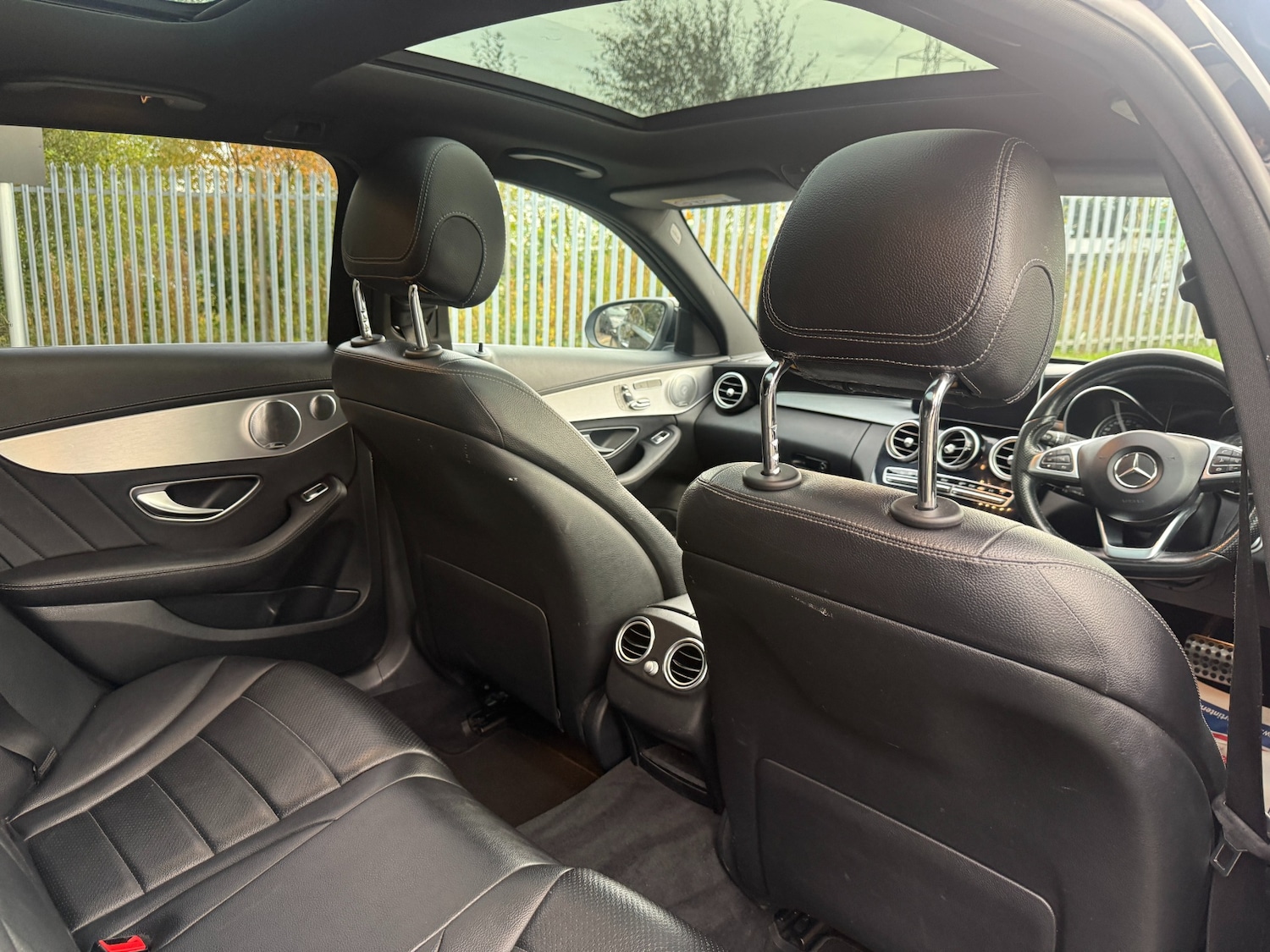 Used Mercedes-Benz C Class 2015 for sale - 76505049: Photo 17