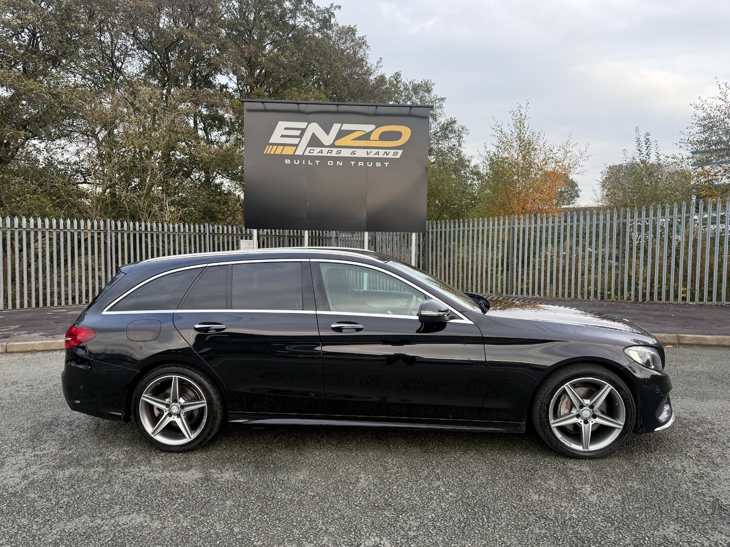 Used Mercedes-Benz C Class 2015 for sale - 76505049: Photo 2