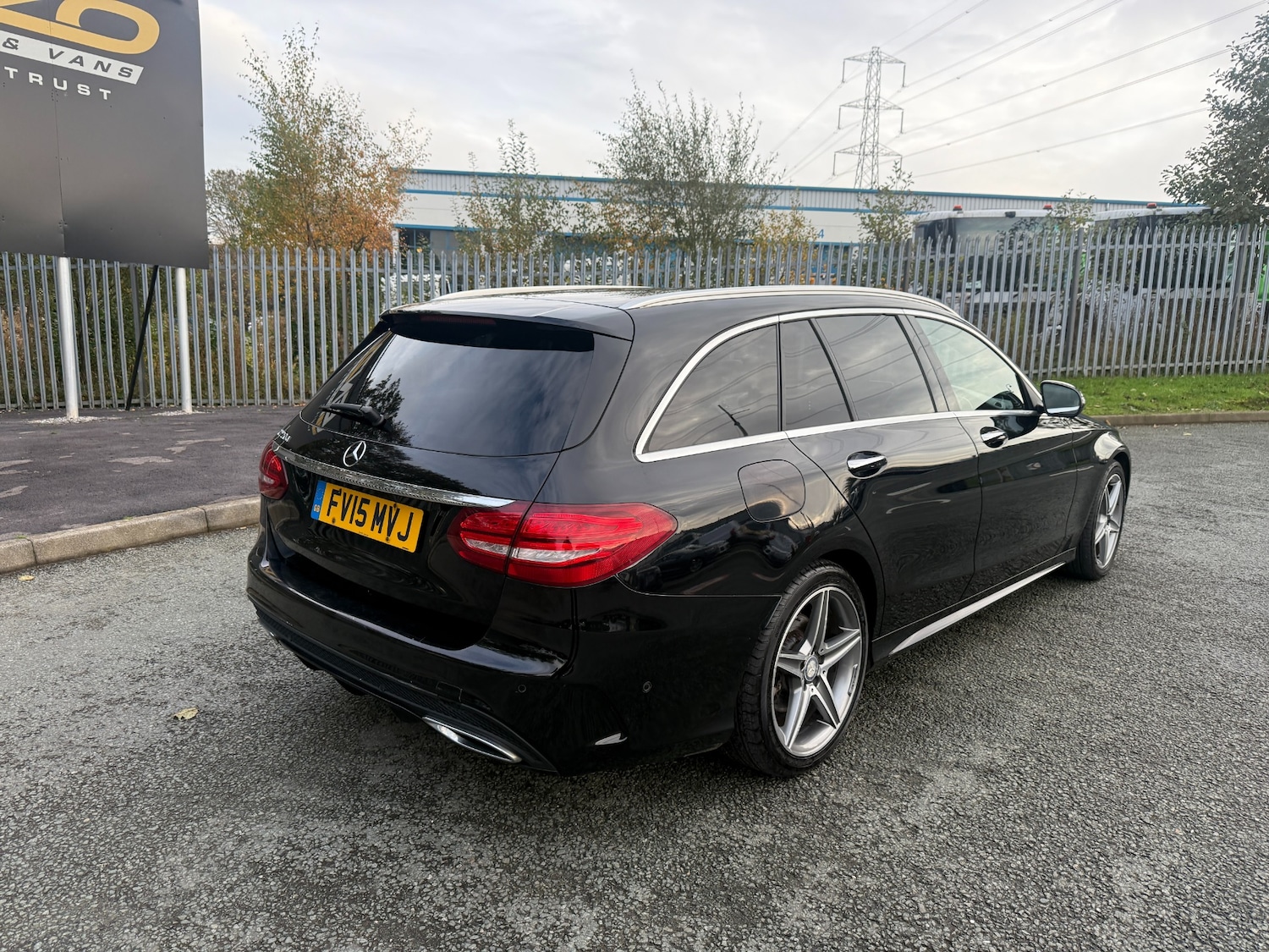 Used Mercedes-Benz C Class 2015 for sale - 76505049: Photo 3