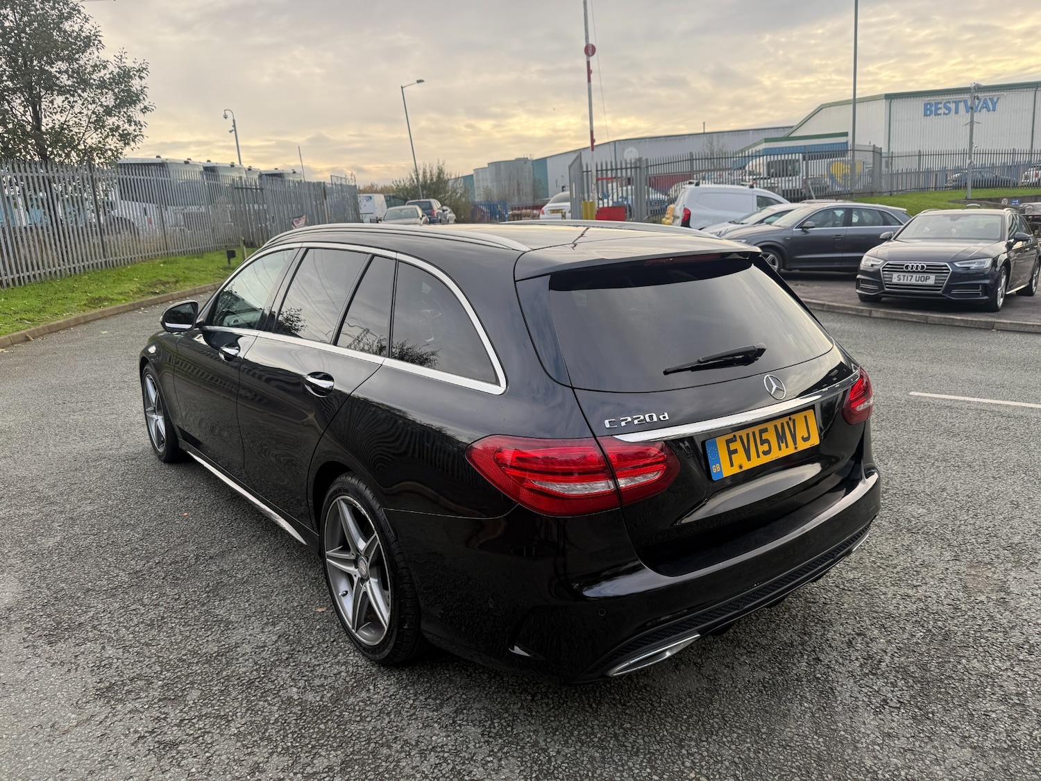 Used Mercedes-Benz C Class 2015 for sale - 76505049: Photo 5