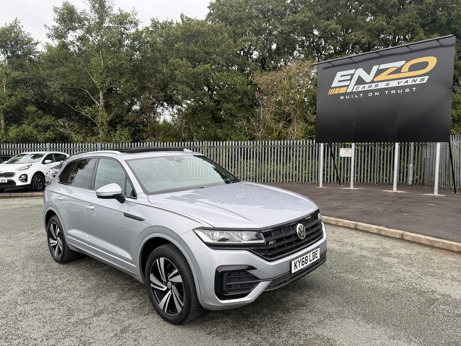 Used Volkswagen Touareg 2018 for sale - 76156652: Photo 1