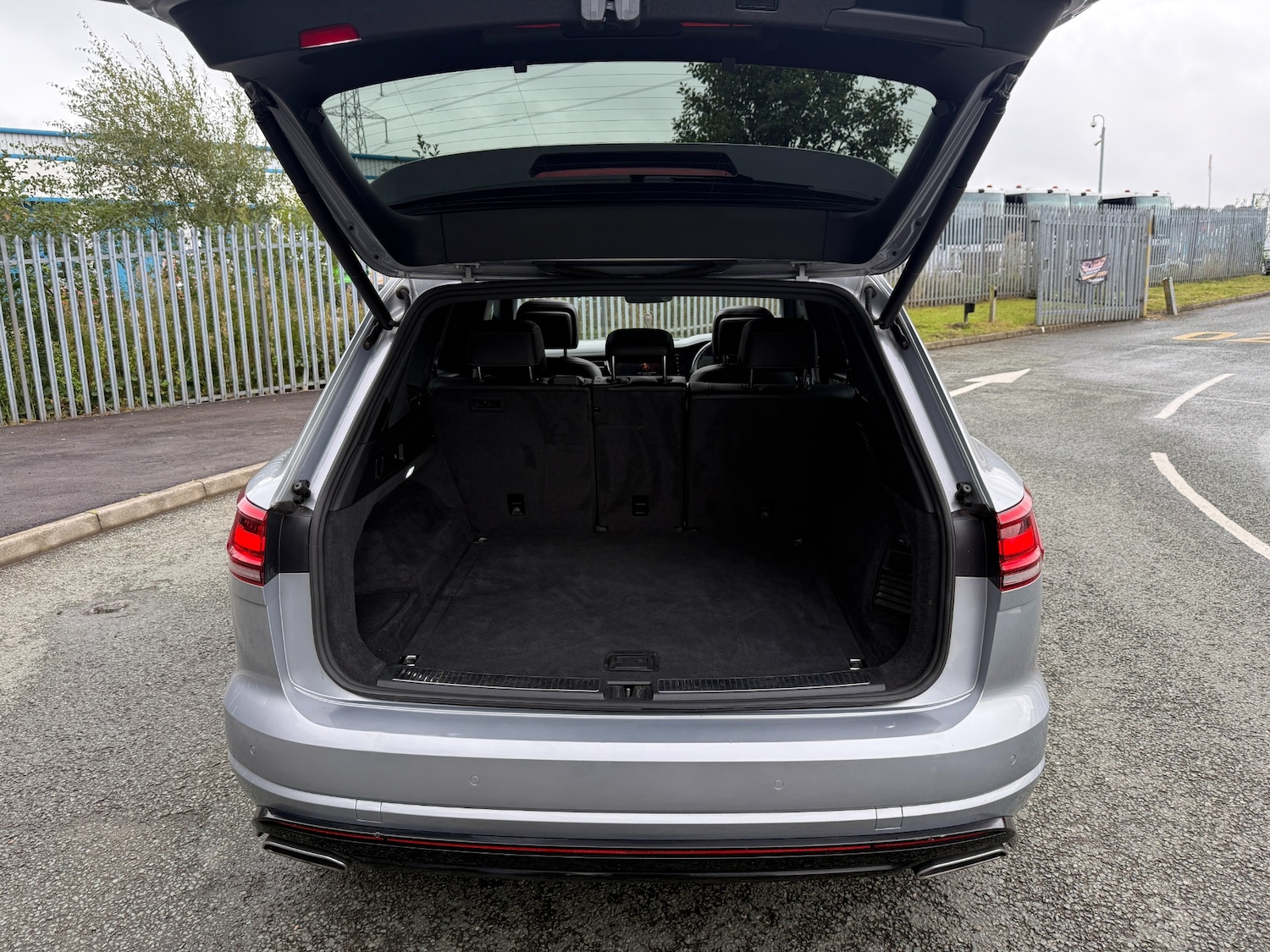 Used Volkswagen Touareg 2018 for sale - 76156652: Photo 11