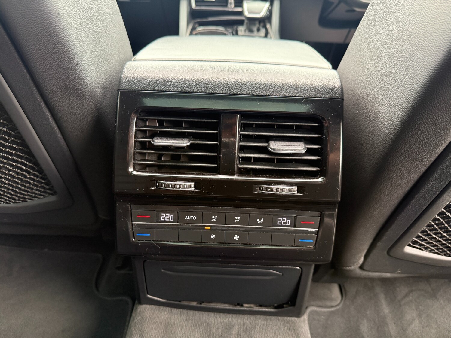 Used Volkswagen Touareg 2018 for sale - 76156652: Photo 13