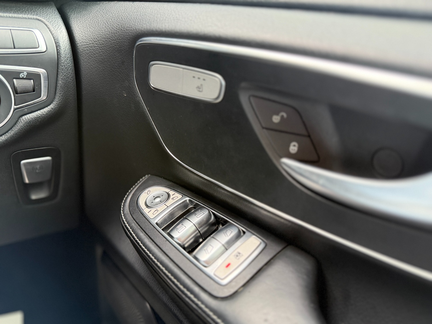 Used Mercedes-Benz V-Class 2019 for sale - 77518996: Photo 36