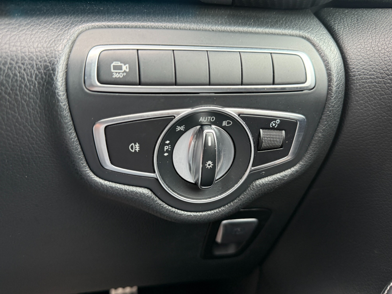 Used Mercedes-Benz V-Class 2019 for sale - 77518996: Photo 37