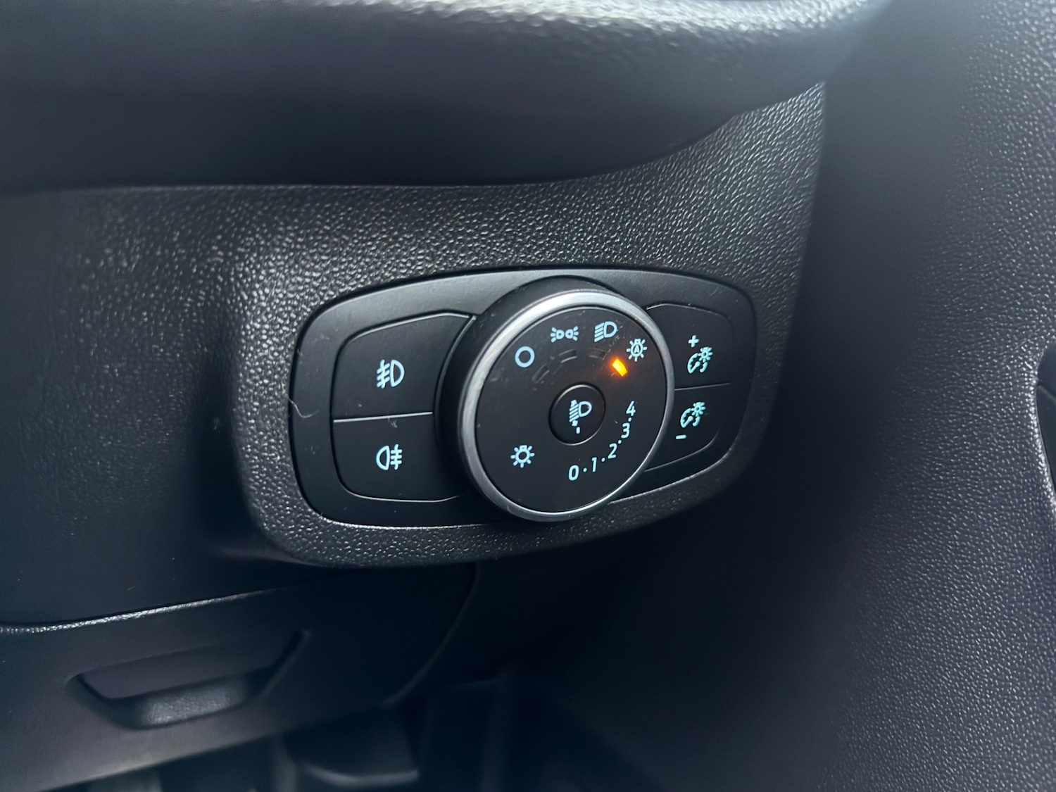 Used Ford Fiesta 2018 for sale - 77113333: Photo 28