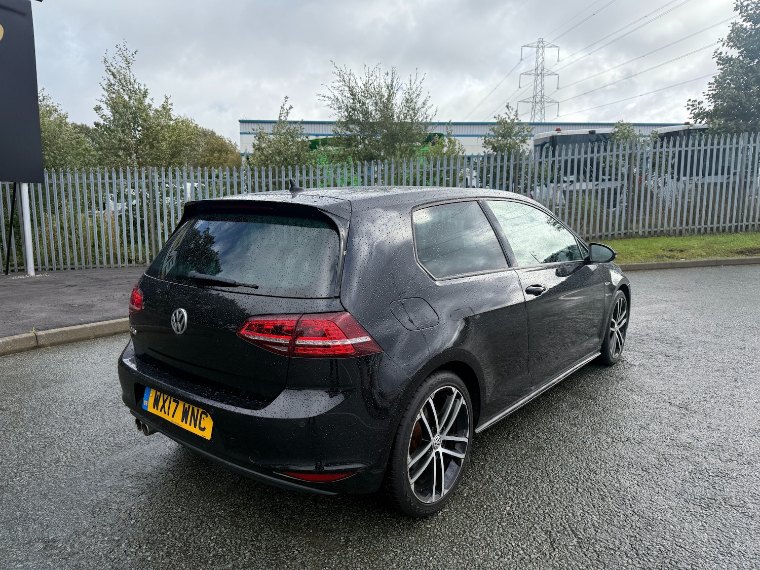 Used Volkswagen Golf 2017 for sale - 76171341: Photo 3