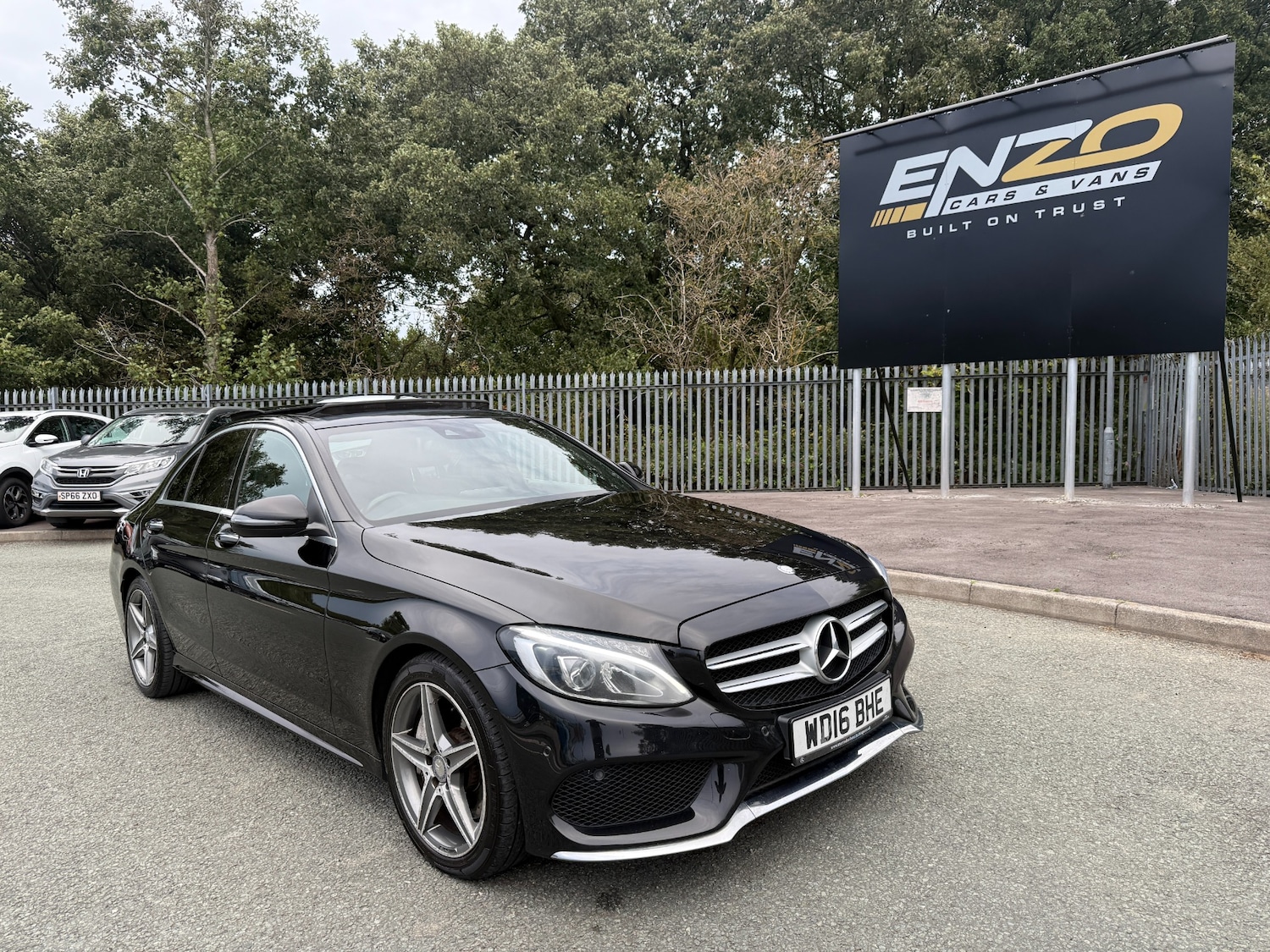 Used Mercedes-Benz C-Class 2016 for sale - 76156643: Photo 1