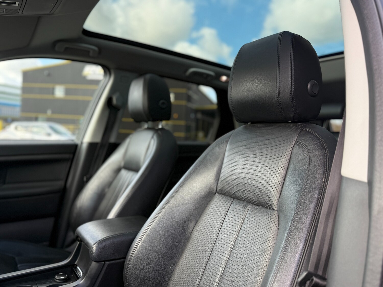 Used Land Rover Discovery Sport 2017 for sale - 77973904: Photo 11