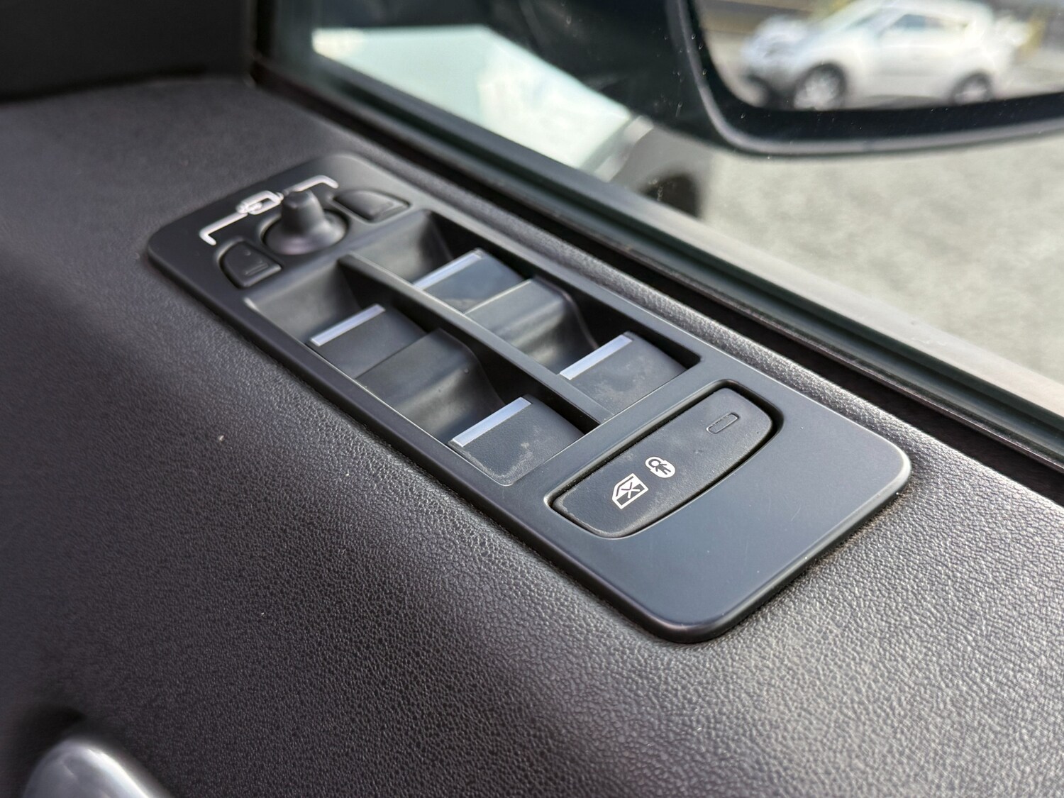 Used Land Rover Discovery Sport 2017 for sale - 77973904: Photo 32