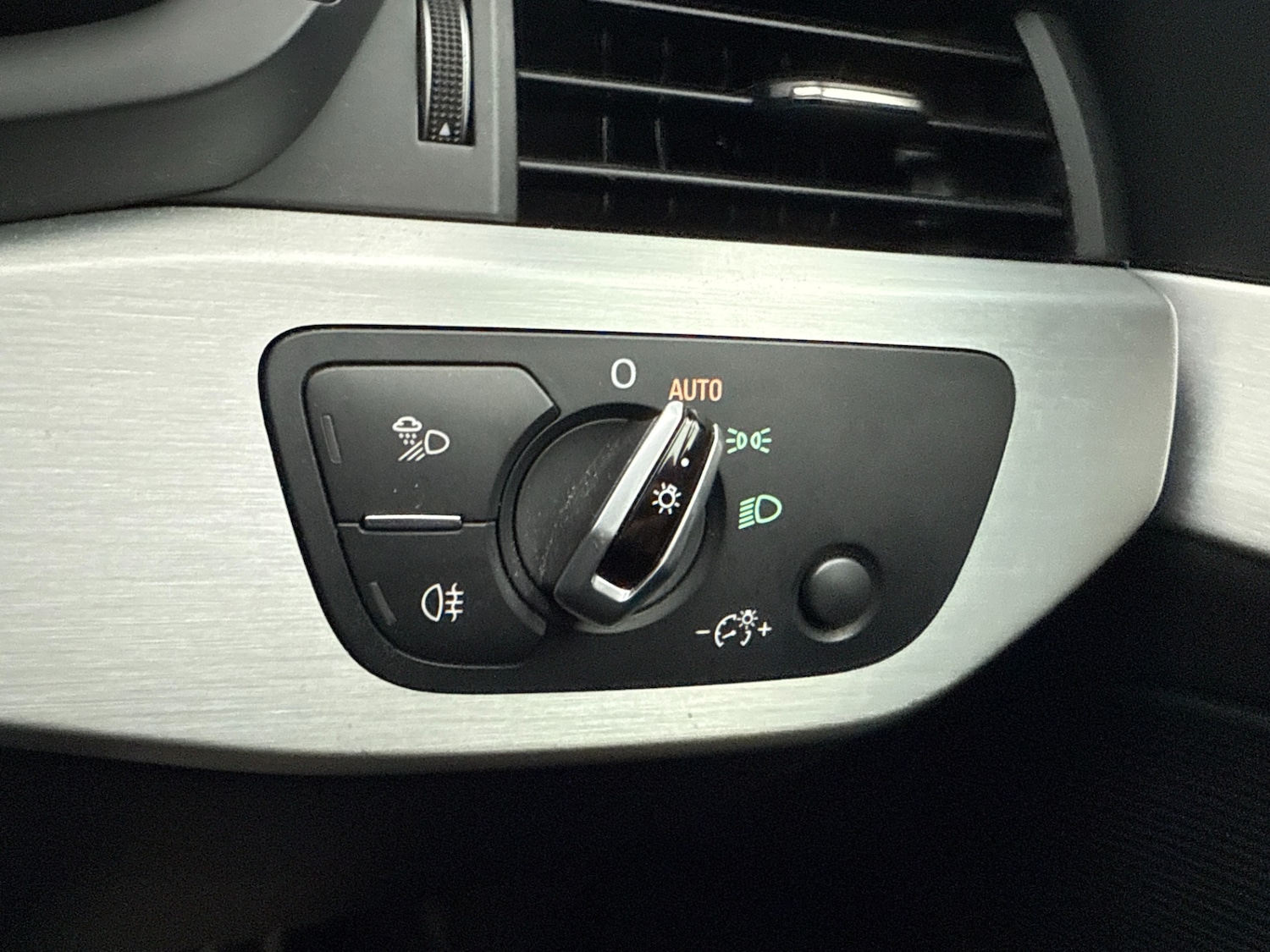 Used Audi A4 2016 for sale - 77310876: Photo 25