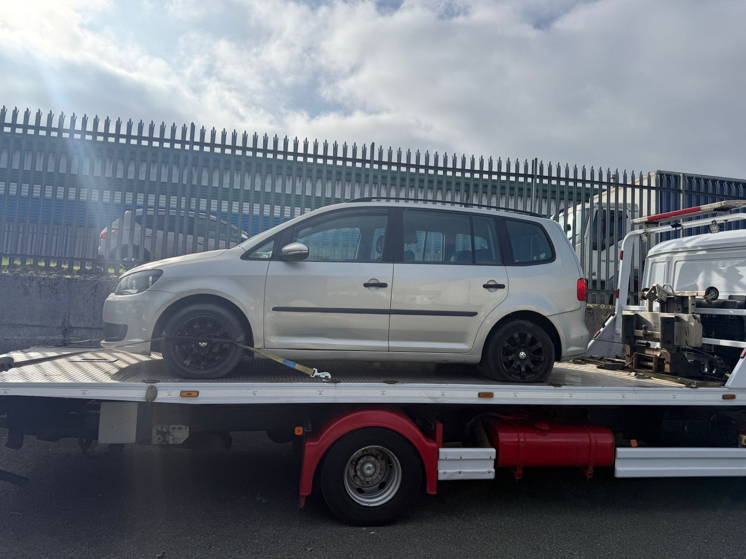 Used Volkswagen Touran 2012 for sale - 76263589: Photo 3