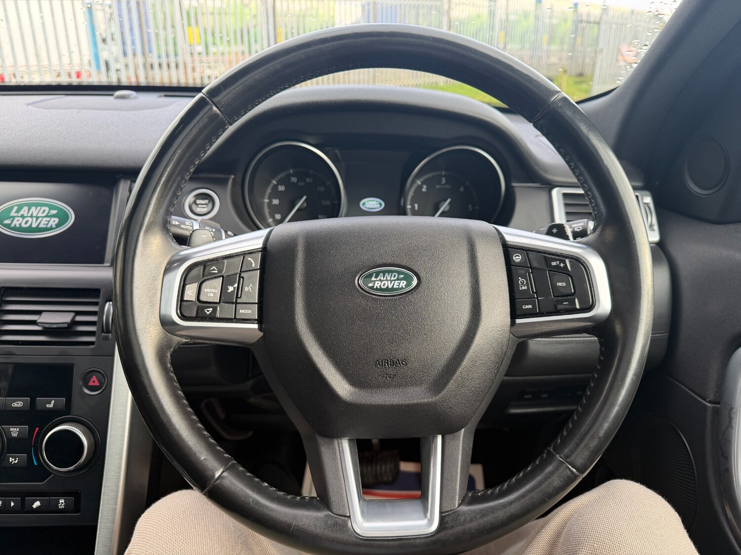 Used Land Rover Discovery Sport 2017 for sale - 78025336: Photo 23