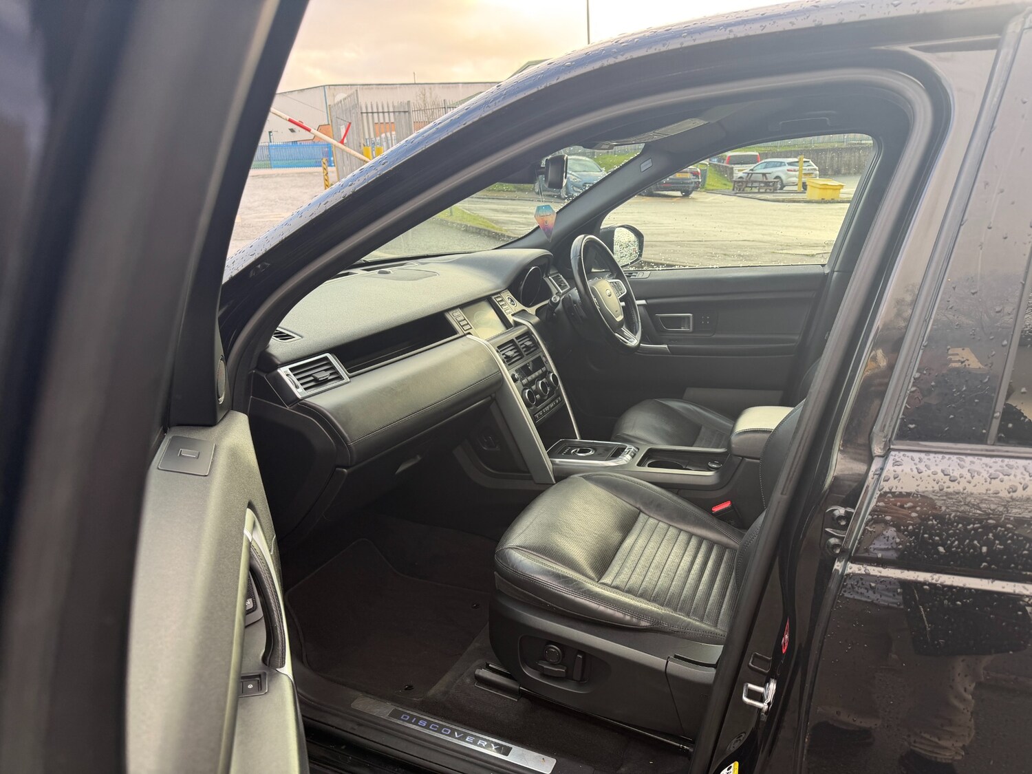 Used Land Rover Discovery Sport 2017 for sale - 78025336: Photo 9