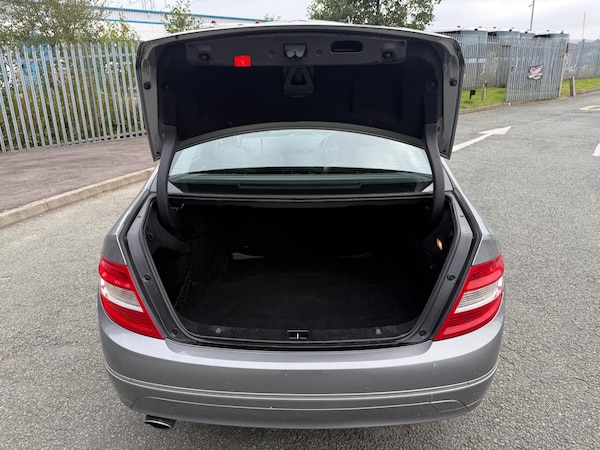 Used Mercedes-Benz C Class 2010 for sale - 76266177: Photo 12
