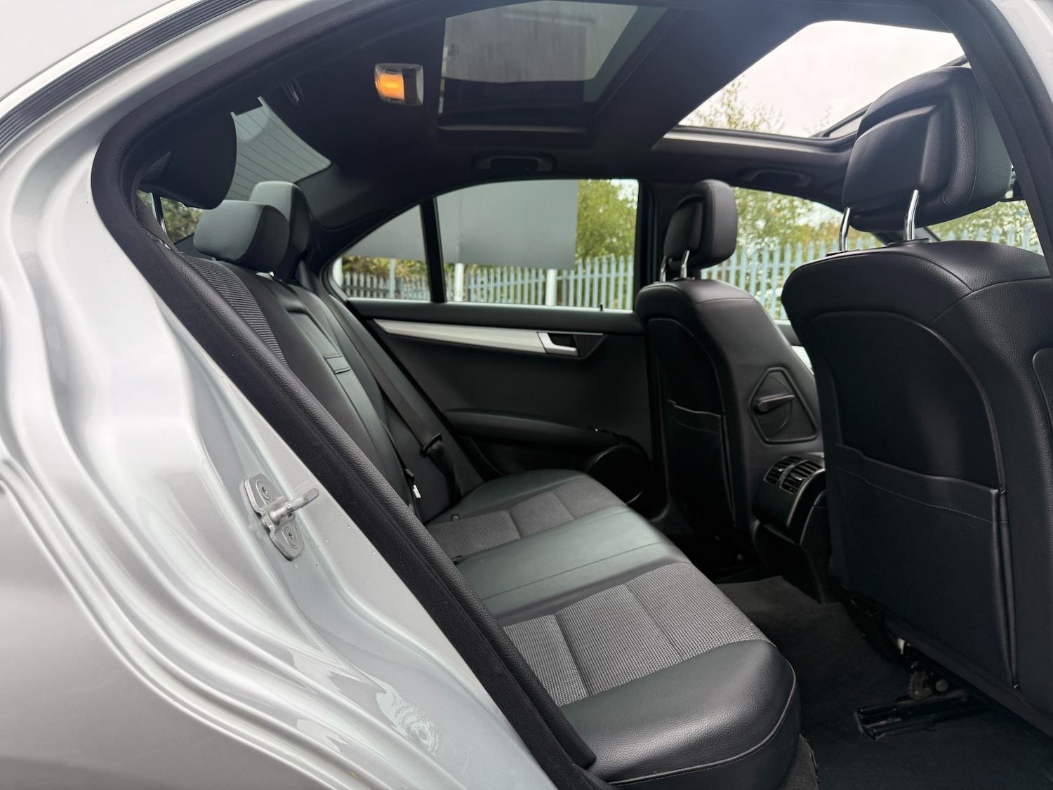 Used Mercedes-Benz C Class 2012 for sale - 76242986: Photo 13