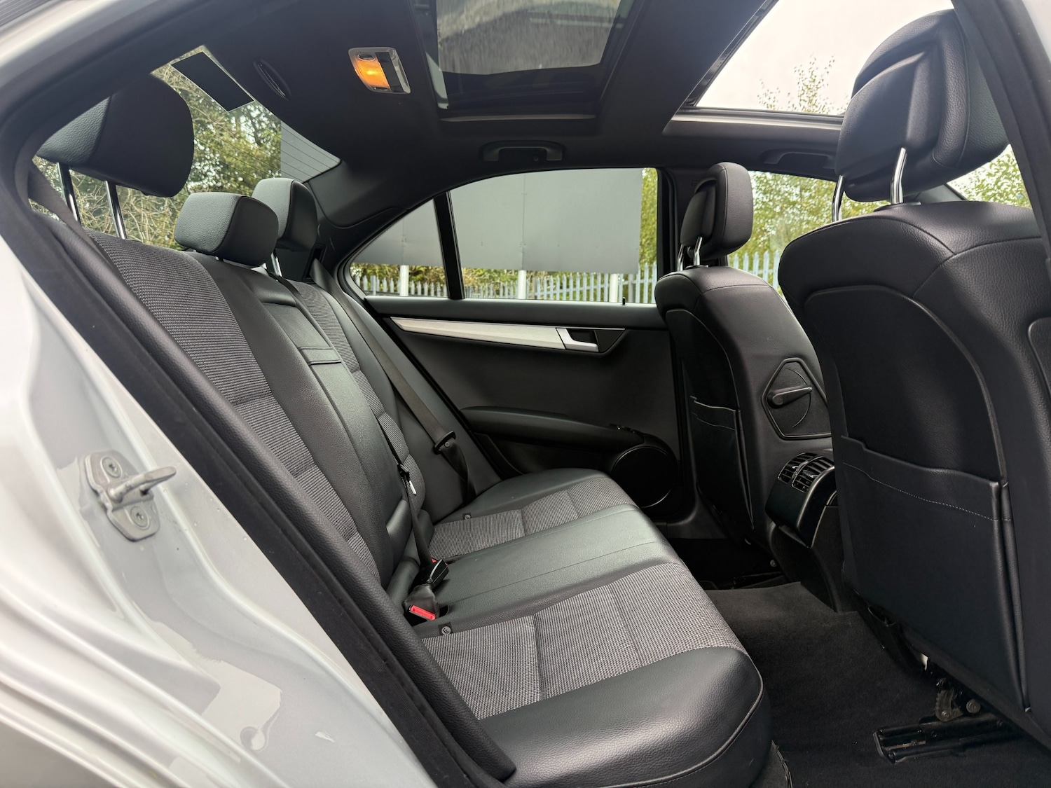 Used Mercedes-Benz C Class 2012 for sale - 76242986: Photo 14