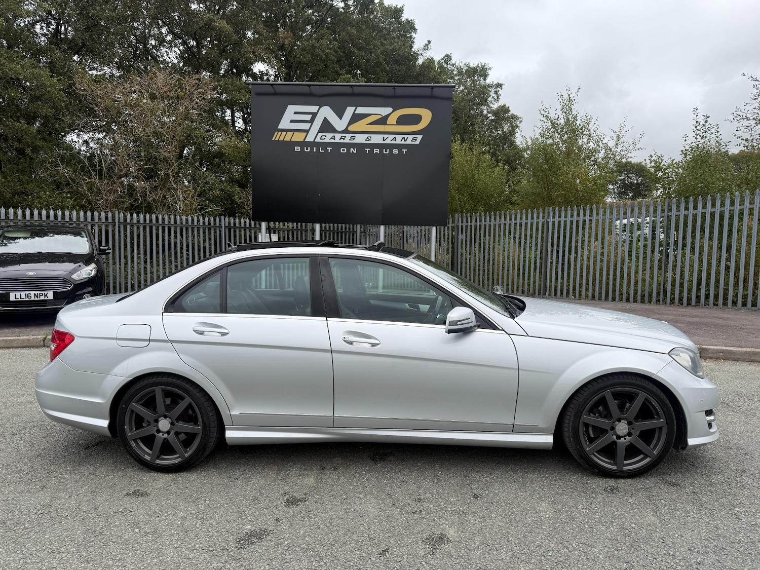 Used Mercedes-Benz C Class 2012 for sale - 76242986: Photo 2