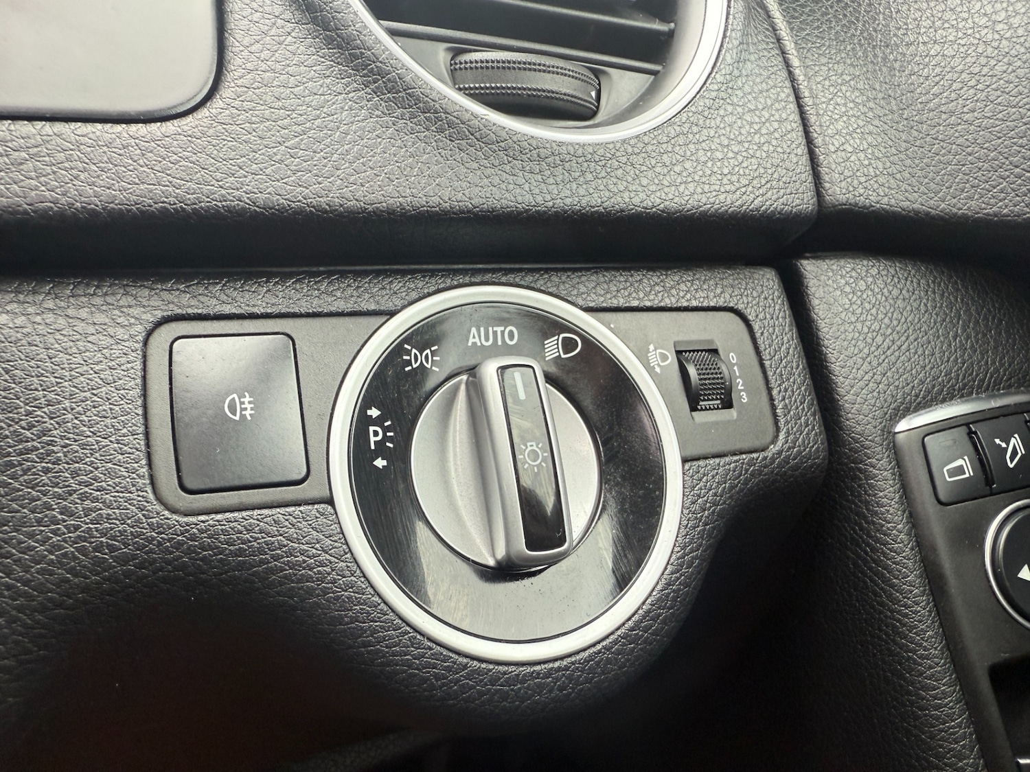 Used Mercedes-Benz C Class 2012 for sale - 76242986: Photo 33