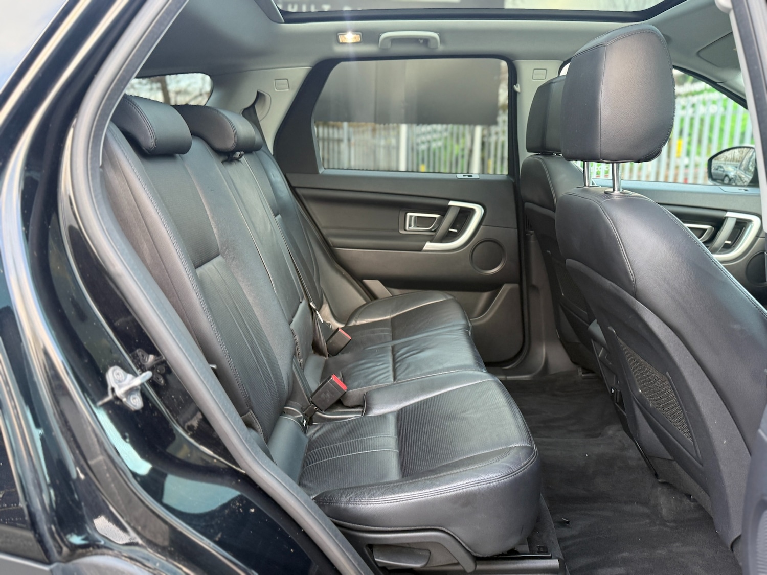 Used Land Rover Discovery Sport 2017 for sale - 77649993: Photo 17