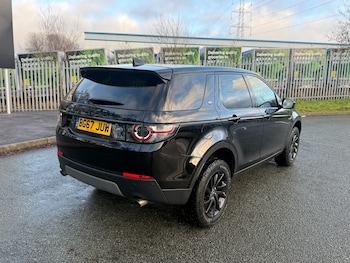 Used Land Rover Discovery Sport 2017 for sale - 77649993: Photo