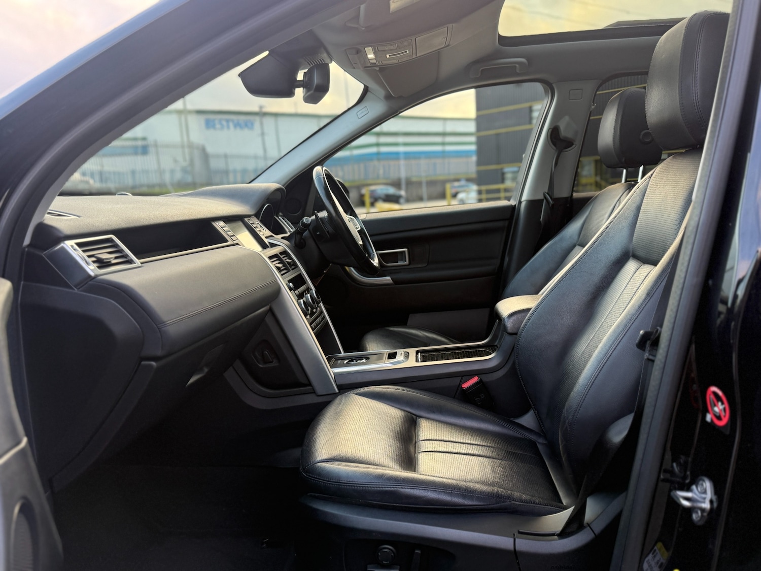 Used Land Rover Discovery Sport 2017 for sale - 77649993: Photo 9