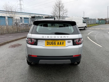 Used Land Rover Discovery Sport 2016 for sale - 77274161: Photo