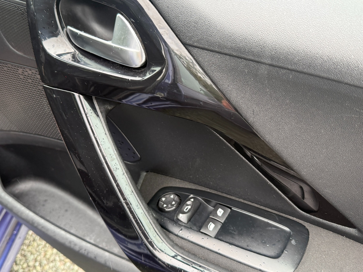 Used Peugeot 208 2015 for sale - 76330850: Photo 24