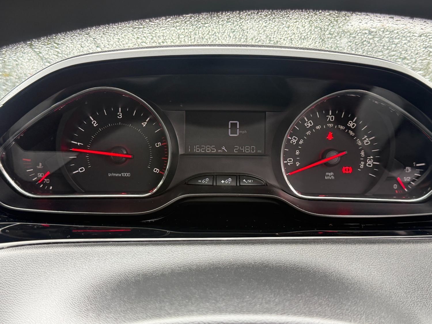 Used Peugeot 208 2015 for sale - 76330850: Photo 30