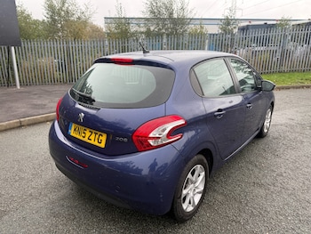 Used Peugeot 208 2015 for sale - 76330850: Photo 3