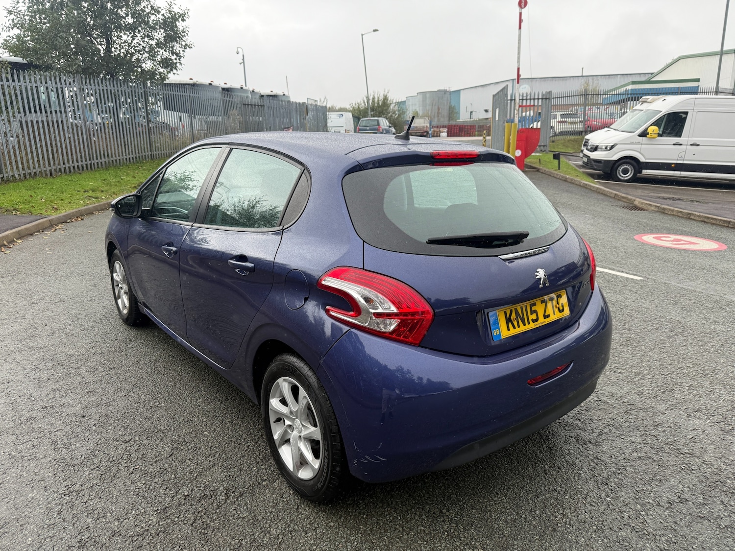 Used Peugeot 208 2015 for sale - 76330850: Photo 5
